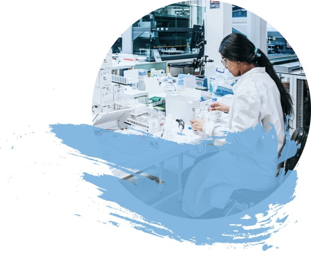 Technicienne de laboratoire - Plateau technique laboratoire Cerba - Nos expertises 